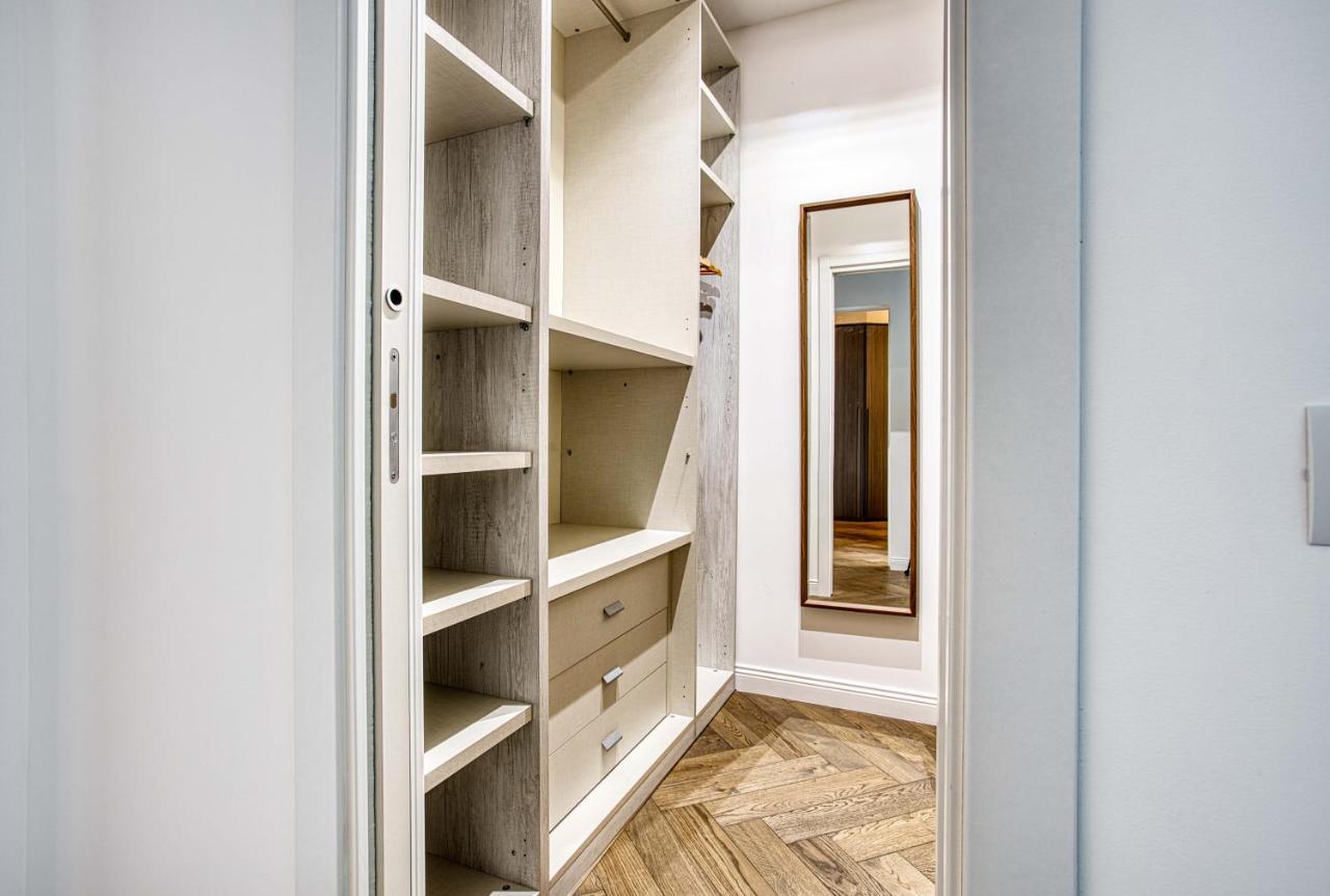 Apartment Loreto Charm - Urban Elegance