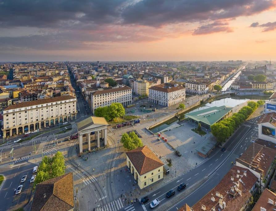 Duomo 10 Min Luxury • Terrazzo • Wi-fi • Netflix Apartamento *