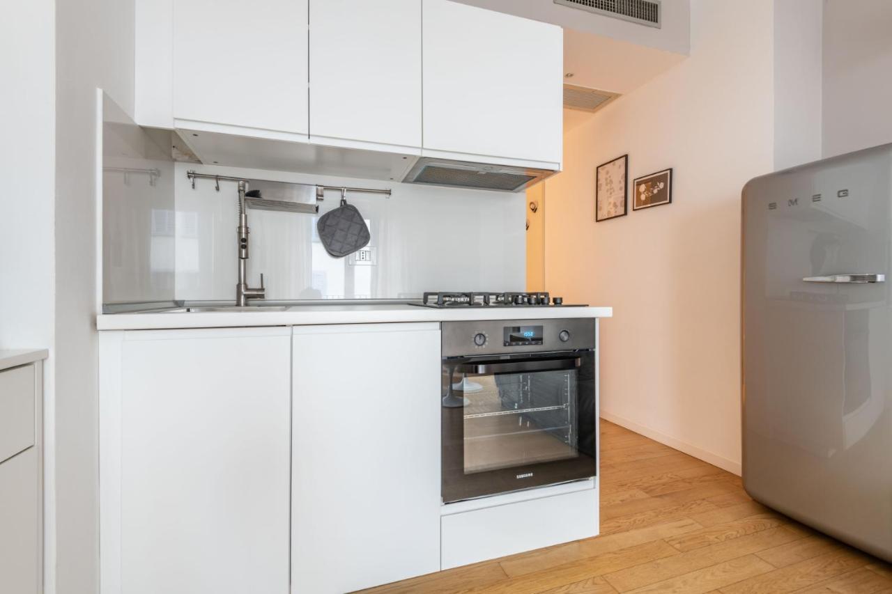 Easylife - Sofisticato Monolocale Con Terrazzino Nel Cuore Di Porta Venezia * Milão
