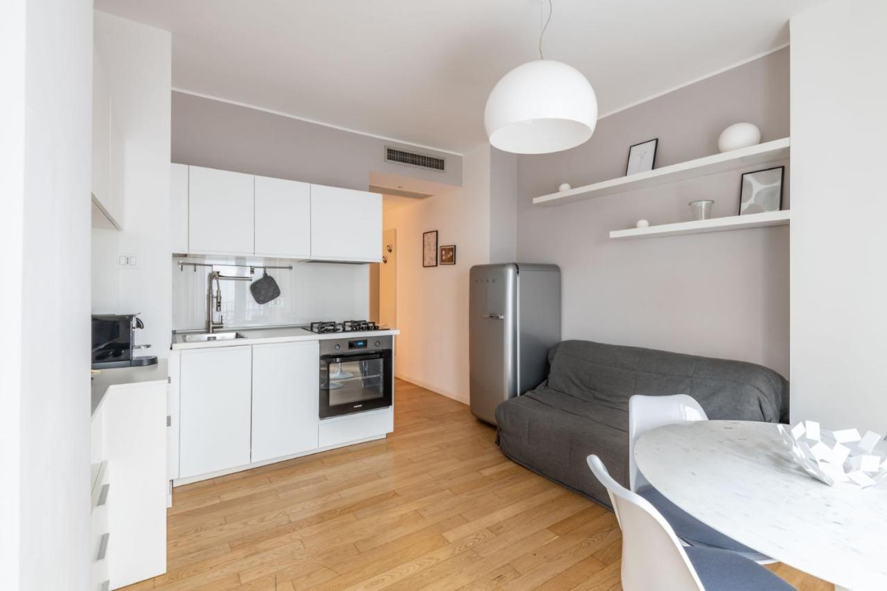 Easylife - Sofisticato Monolocale Con Terrazzino Nel Cuore Di Porta Venezia * Milão