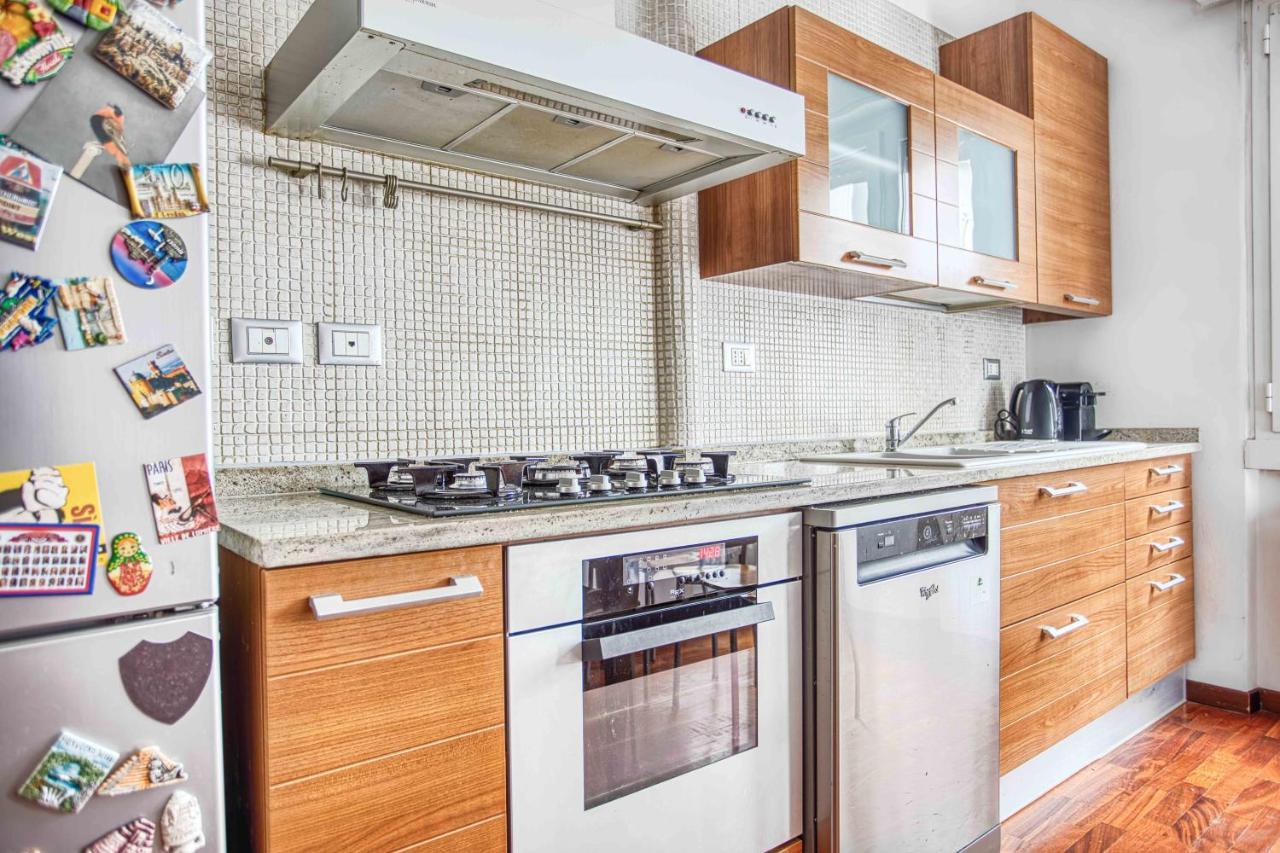 Apartment Altido Lovely Flat With Balcony Mailand