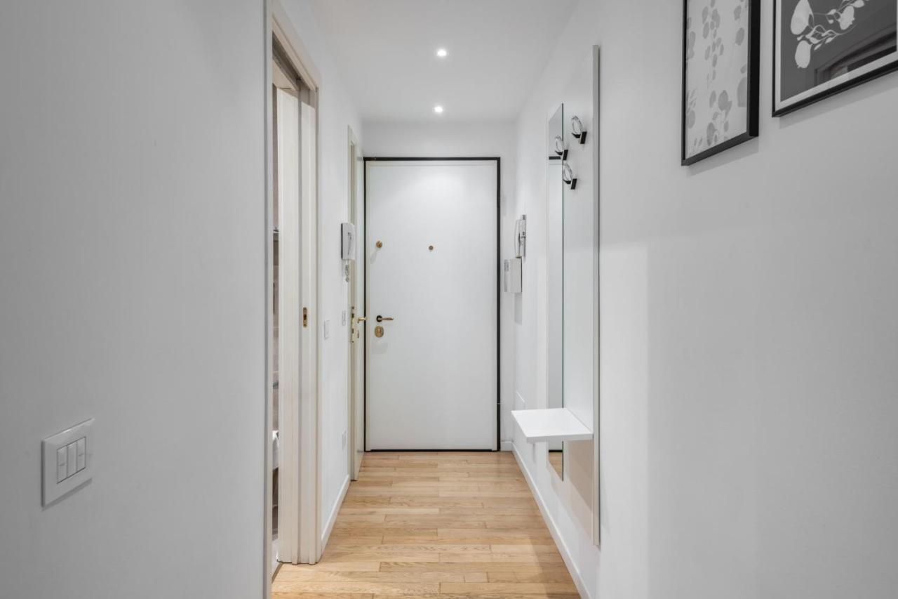 Easylife - Sofisticato Monolocale Con Terrazzino Nel Cuore Di Porta Venezia Milão