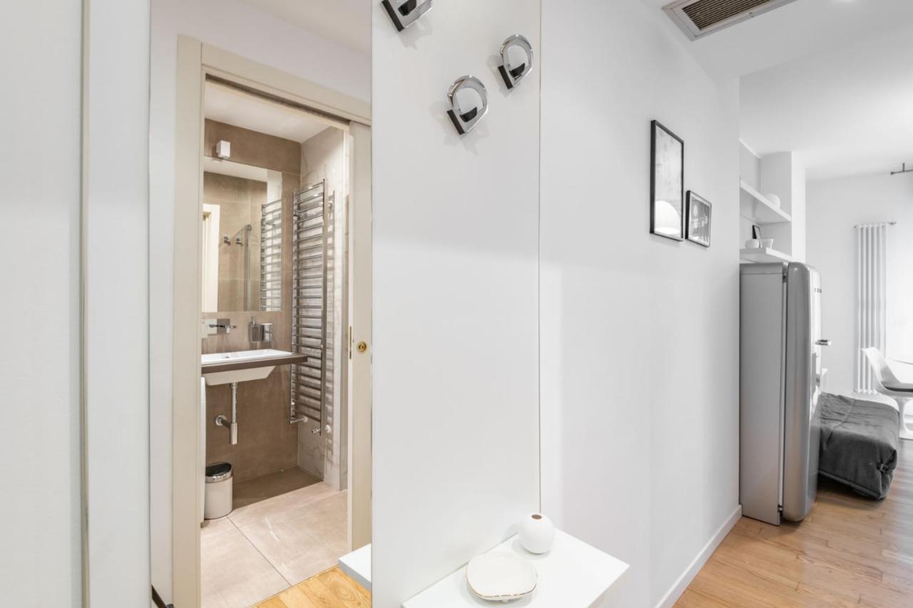 Easylife - Sofisticato Monolocale Con Terrazzino Nel Cuore Di Porta Venezia Milão