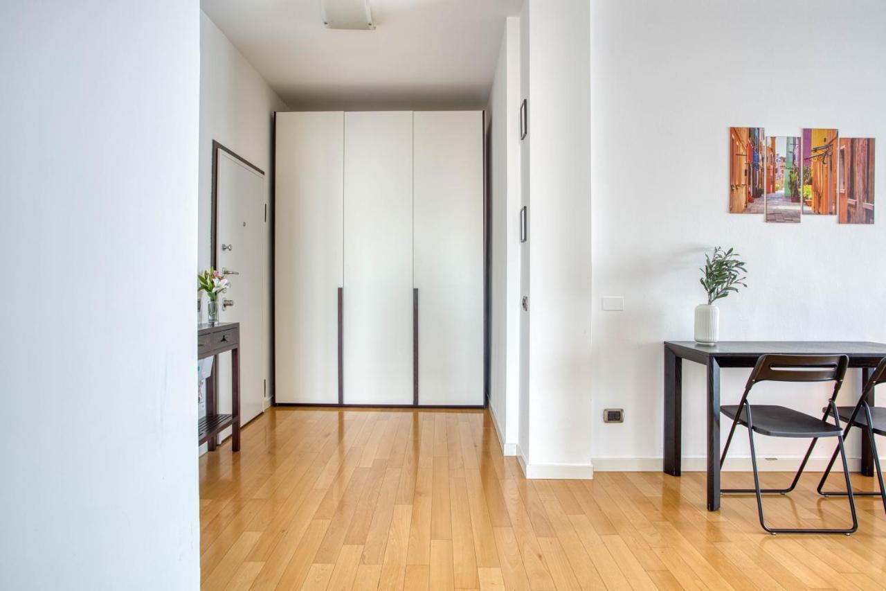 Apartment Joivy Delightful Flat In Forlanini Mailand