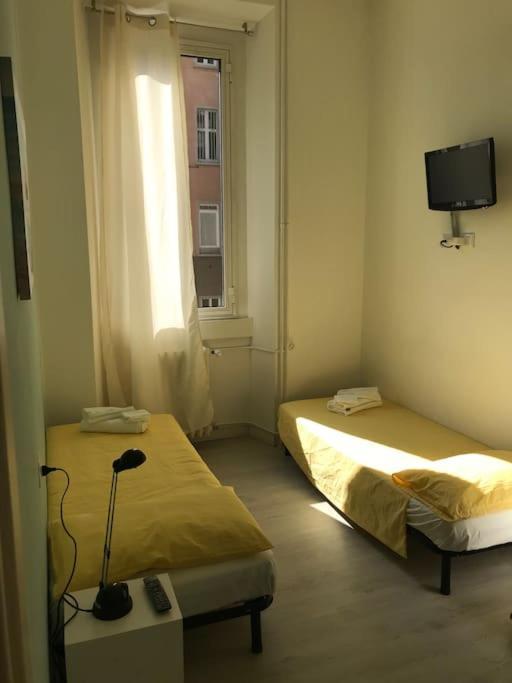 In Zona Bocconi Apartamento *
