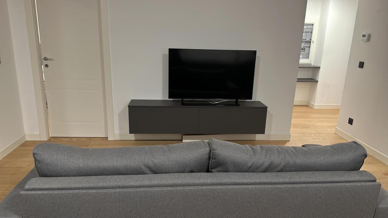 Number 8 -number House Apartment Milan