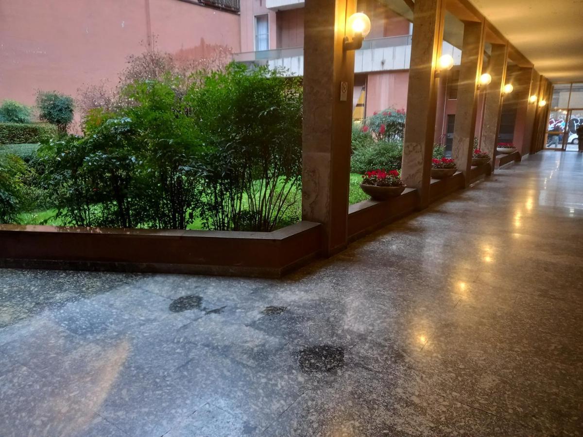 The Boheme Vintage Junior ---- Cozy & Quiet & Comfortable With Private Bathroom & Fully Equipped Kitchenette & Cozy Balcony - Lift To 4th Floor - Metro' -green Subway Porta Genova Aparthotel