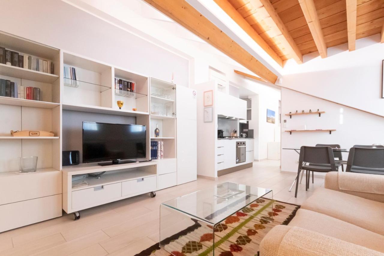 Apartment Mansarda Cola *