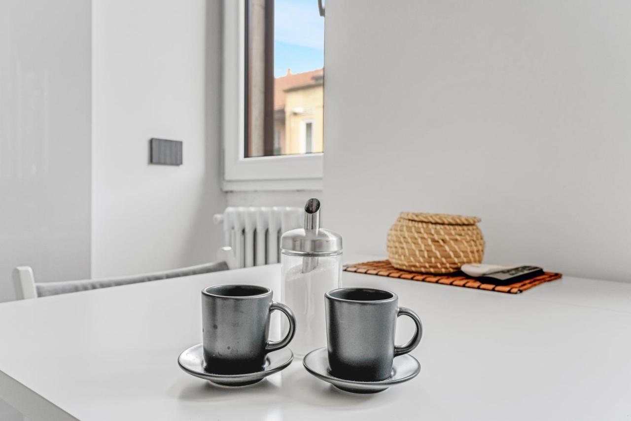 Metro M1 - Smart Home, Fast Free Wifi & Netflix *
