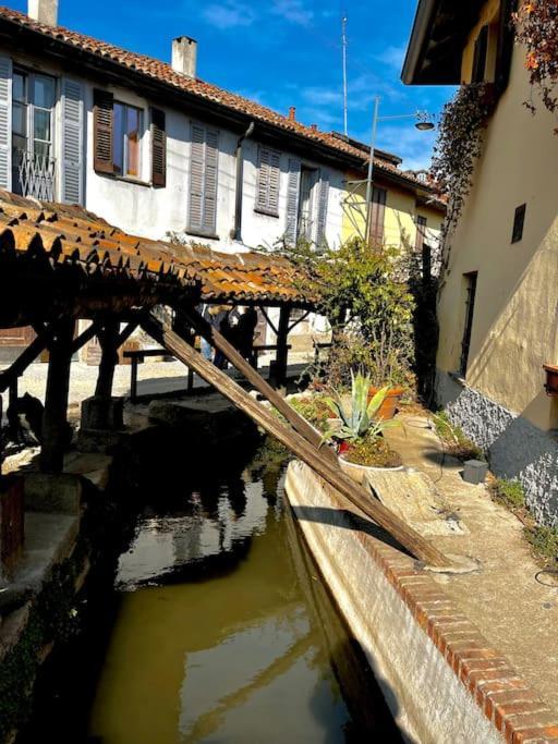 Naviglium Darsena * Milan