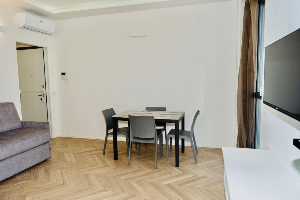 Apartment Sky View -porta Nuova- 2 Con Balcone Mailand