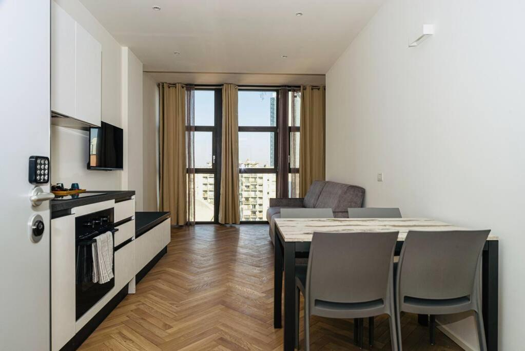 Sky View -porta Nuova - 9 *