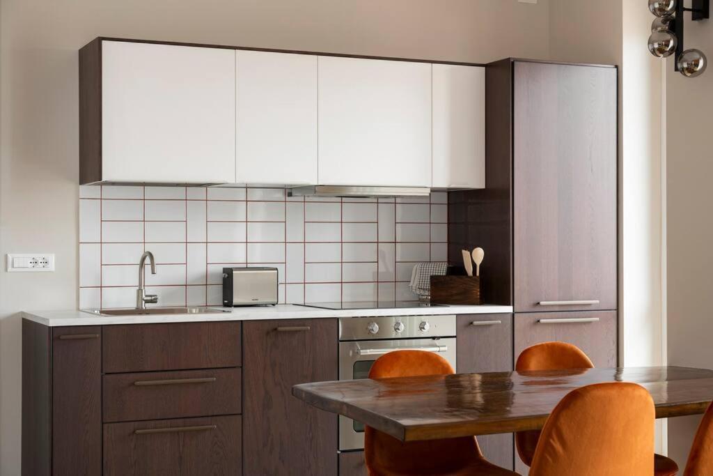 Blue & Orange House Lovely Modern * Milão