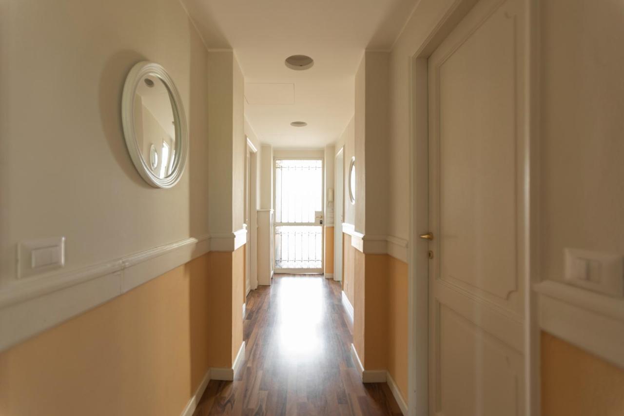 Montenapoleone - Sant Andrea Charme Penthouse Apartment Mailand