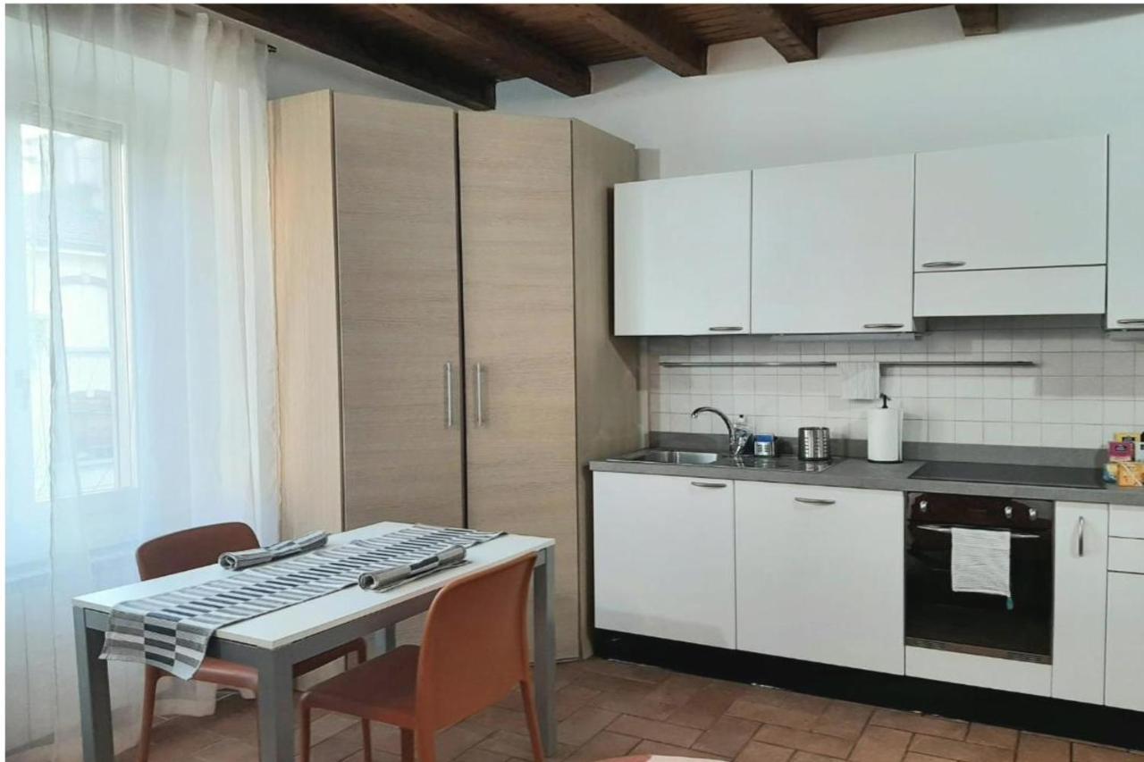 Apartment Il Rifugio Sui Navigli Con Garage Privato Gratuito Aria Condizionata & Wi-fi