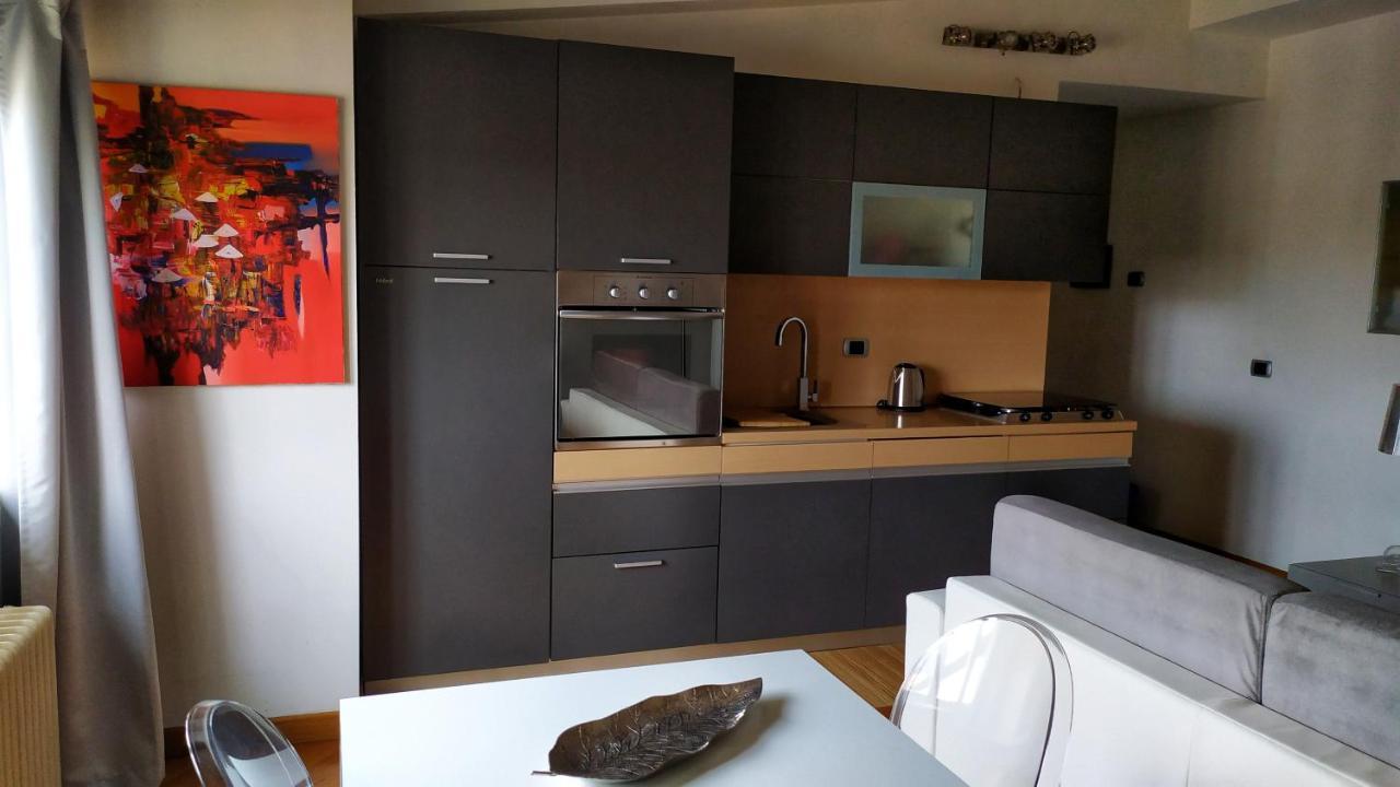 Apartamento Nolo93 Attic Right In Front Of The Metro Station To Duomo Milão