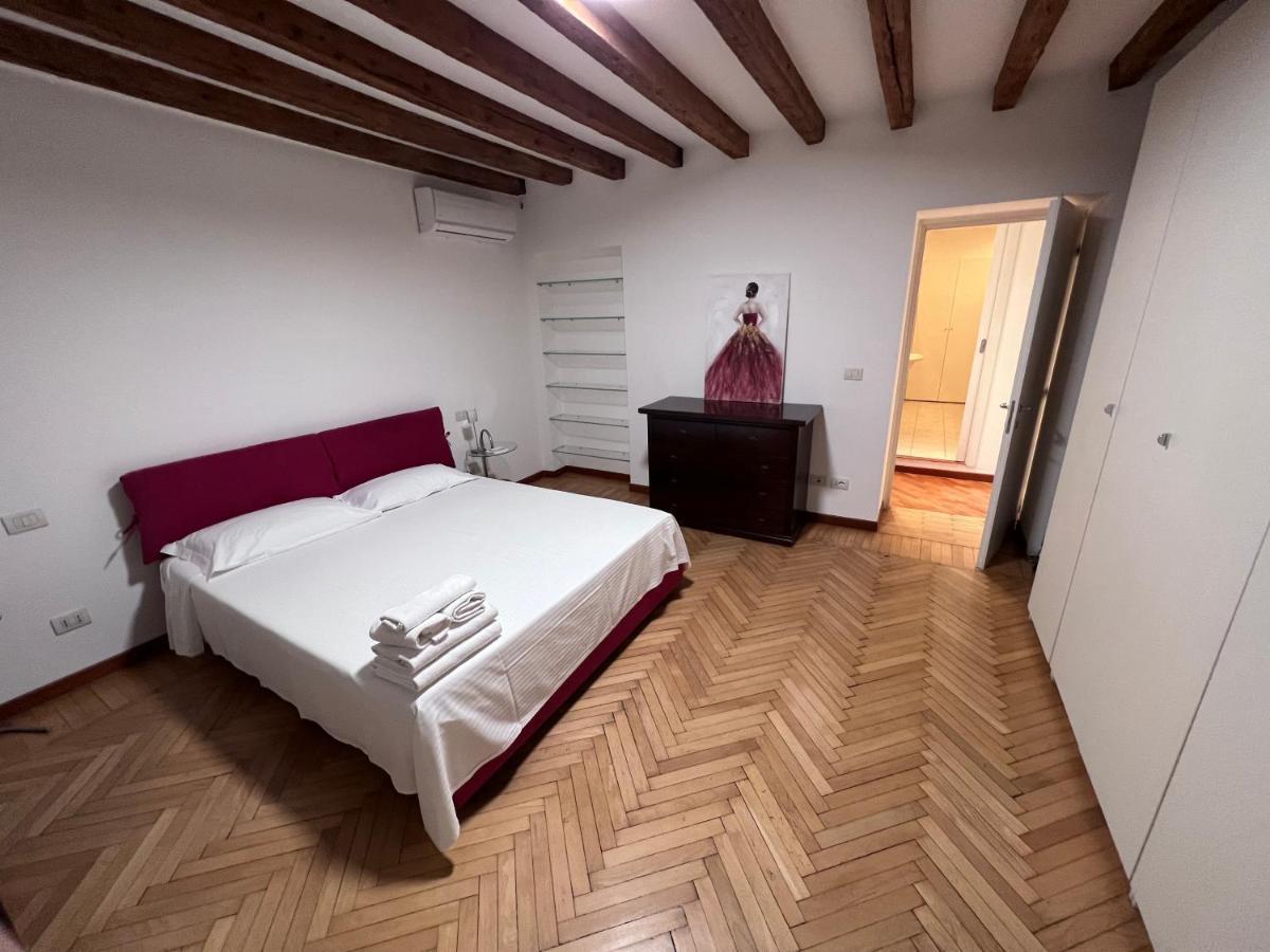 Apartment Magnifico Ristrutturato Mailand