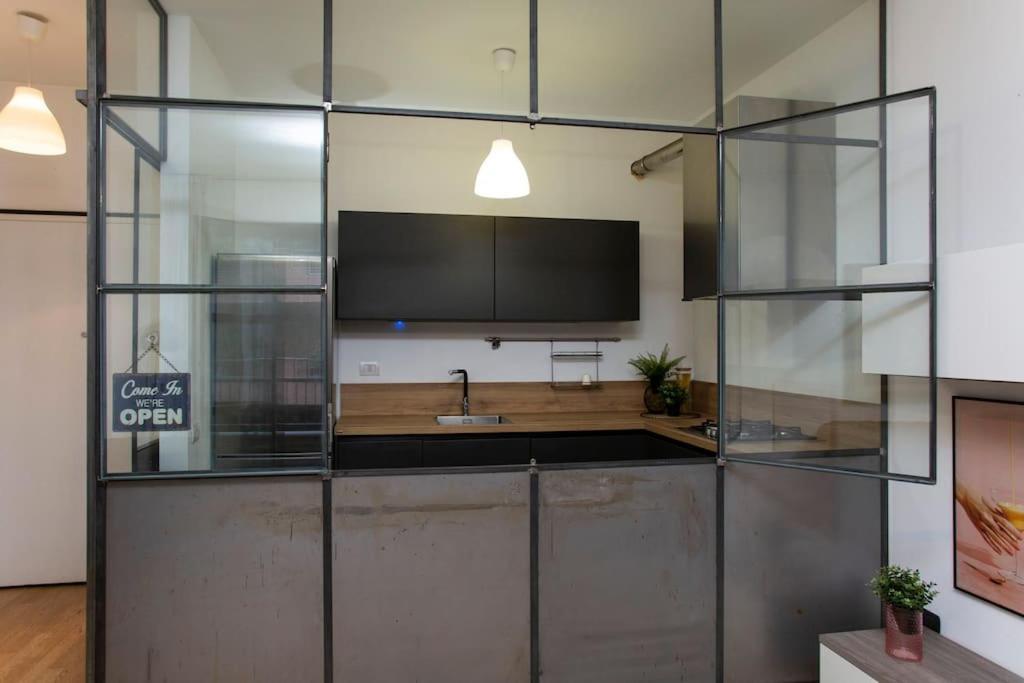 Apartment Stazione - Nuovo E Moderno Appartamento. Milan
