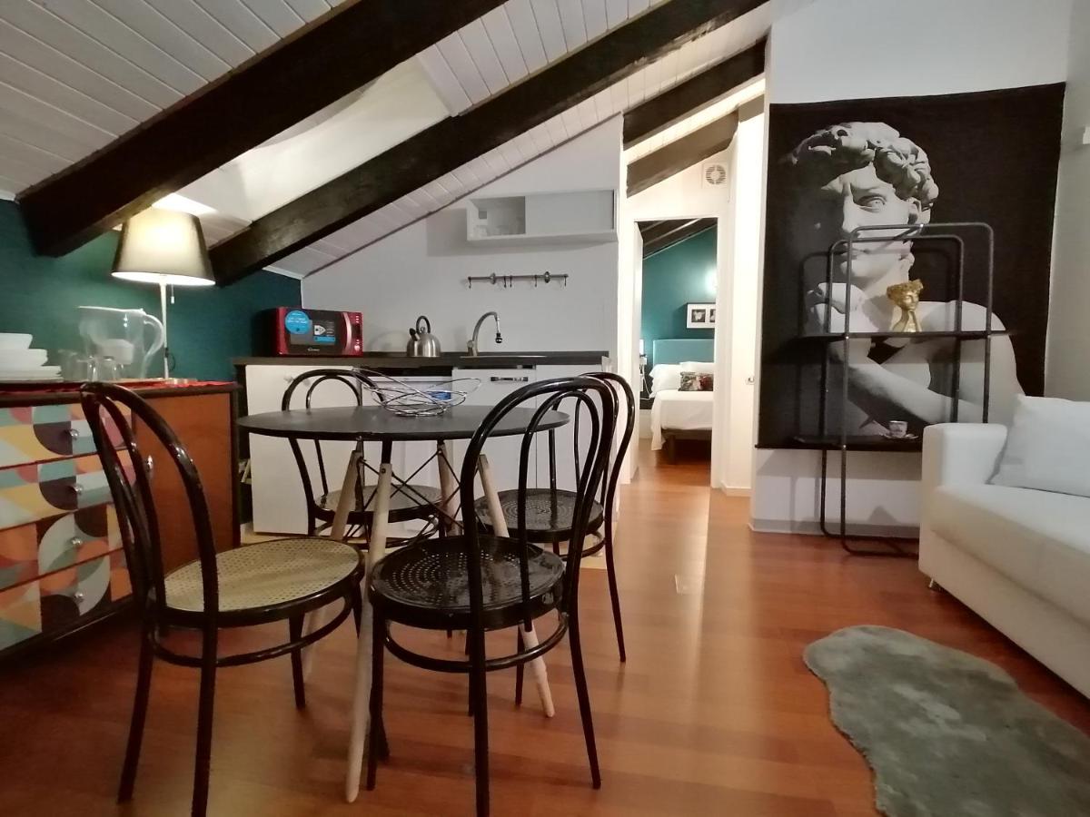 Apartment Mercanti Attic Version Mailand