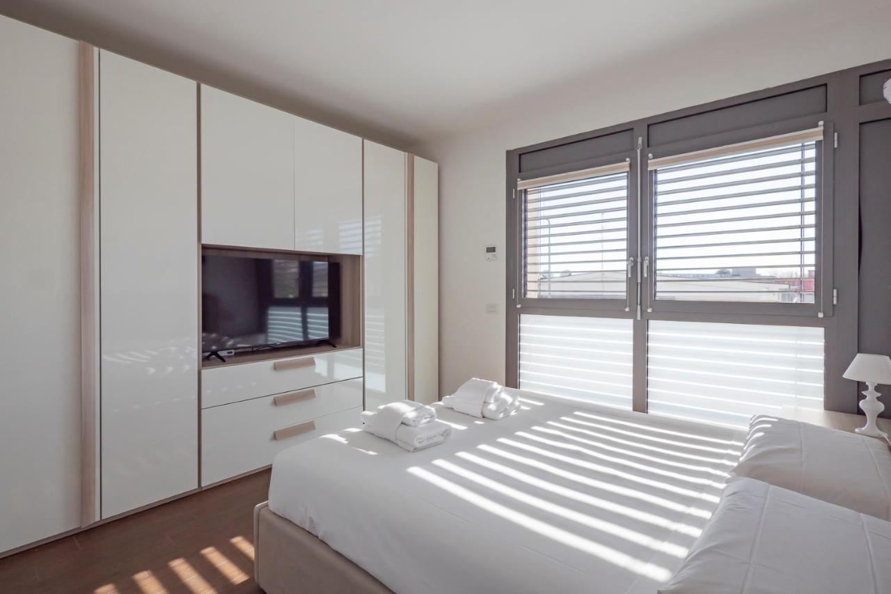 Apartment Luxury Near Linate Quintiliano 7 *