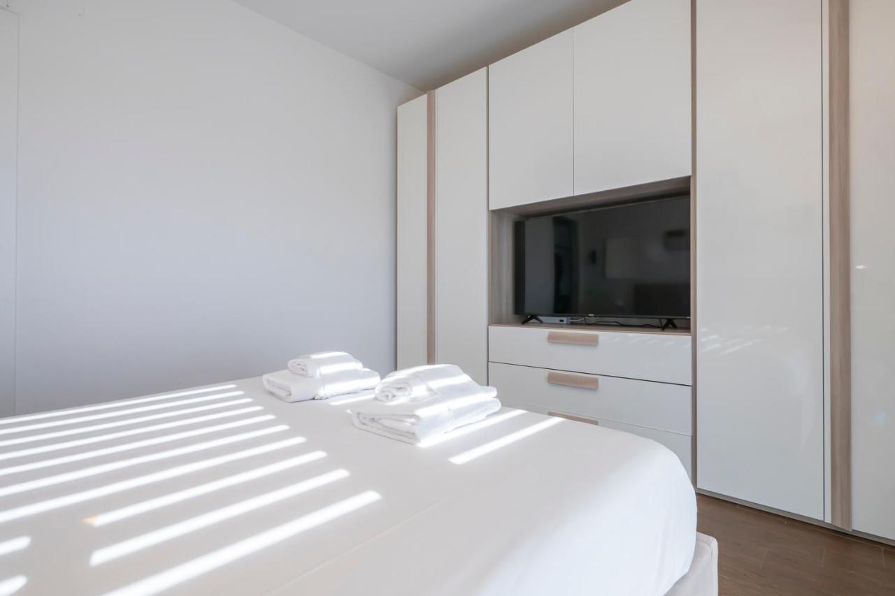 Luxury Near Linate Quintiliano 7 Apartment