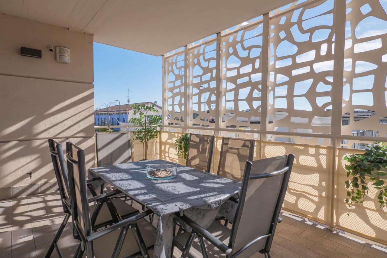 Apartment Luxury Near Linate Quintiliano 7 *