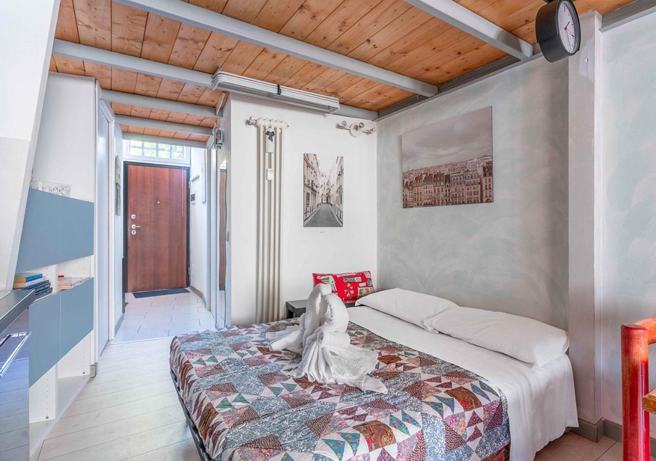 Apartamento Duomo-linate Loft Free Parking Con Tv 50 E Wi-fi