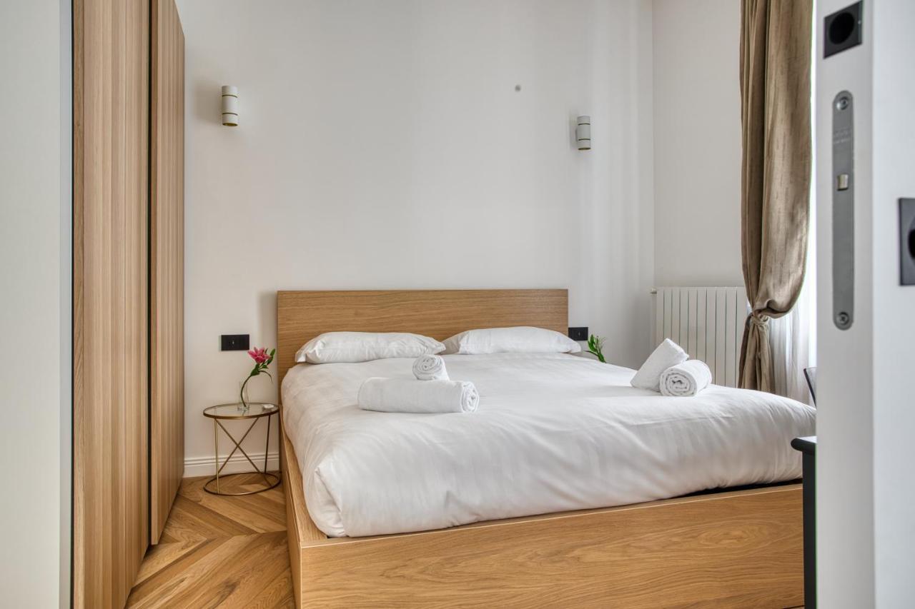 Apartment Joivy Stunning Flat With Balcony Mailand