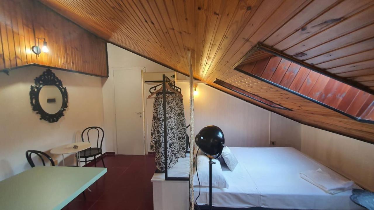 Mercanti Attic Version