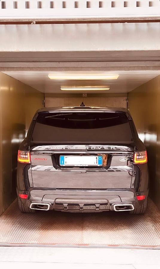 Apartamento The Boutique - Iconic In Galleria Duomo With Private Parking Milão