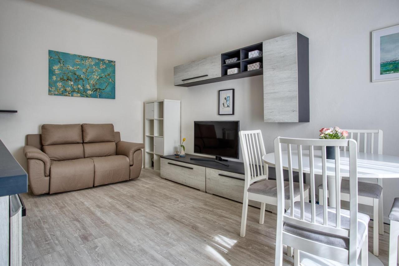 Joivy Chic 1 Bed Flat Apartment