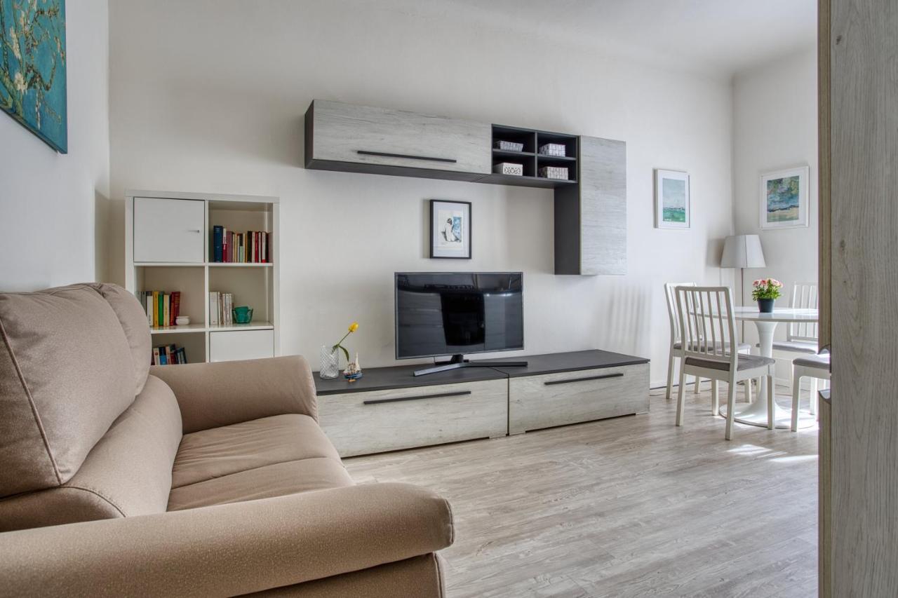 Joivy Chic 1 Bed Flat Mailand