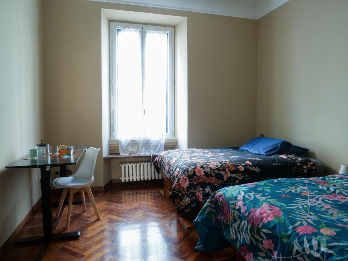Wonderful Downtown Apartment-hd Netflix, King-size Bed, Two Minutes' Walk From Metro Apartment