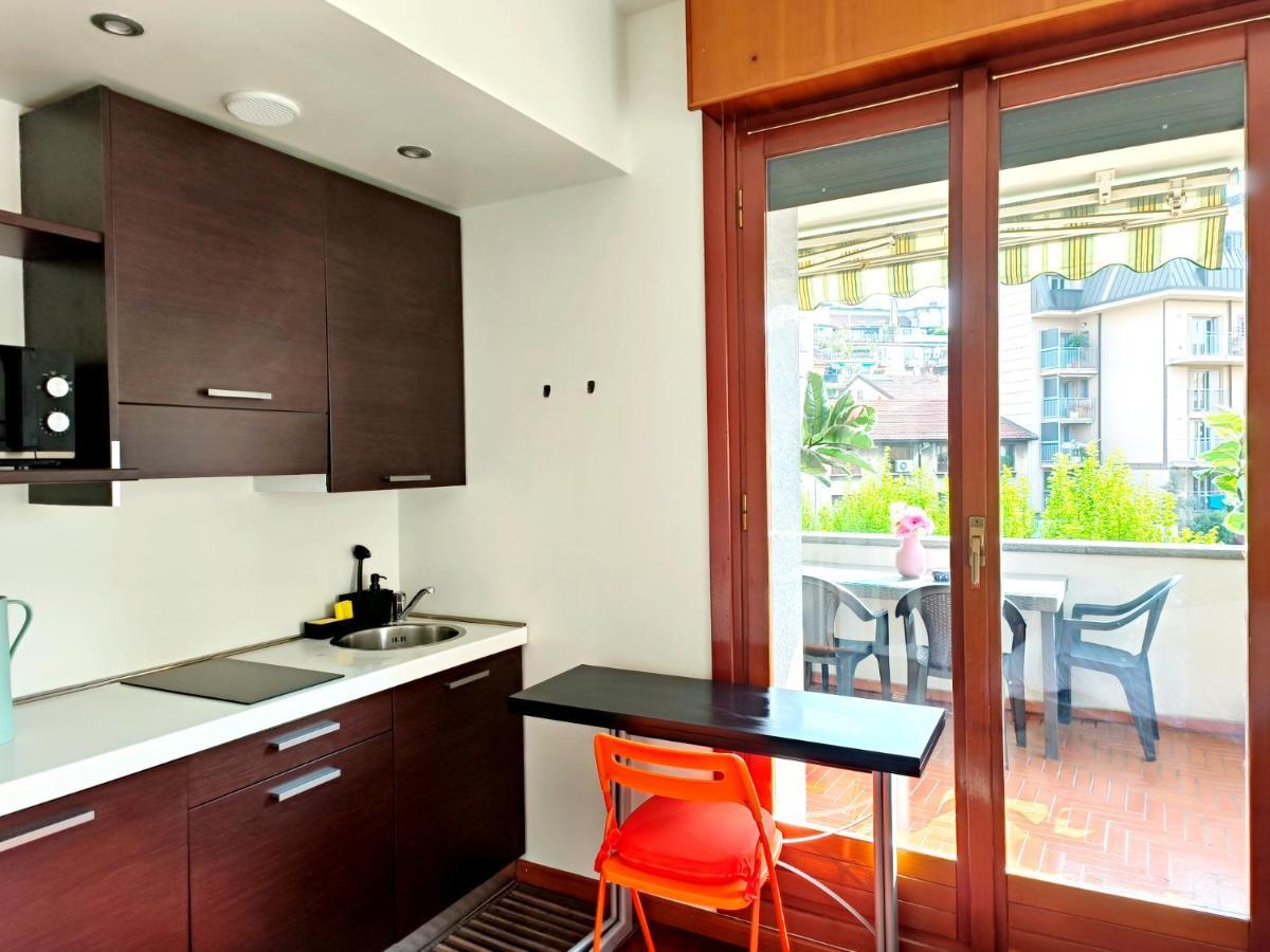 Exclusive And Unobtainable Big Terrace In Downtown With Ac, Wifi, Subway M1 And M2 In Shopping Area Apartment Mailand
