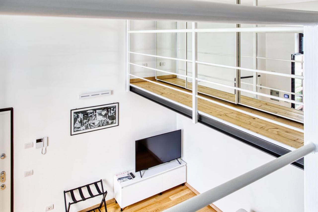Apartment Joivy Charismatic 1-bed Flat With Parking Mailand