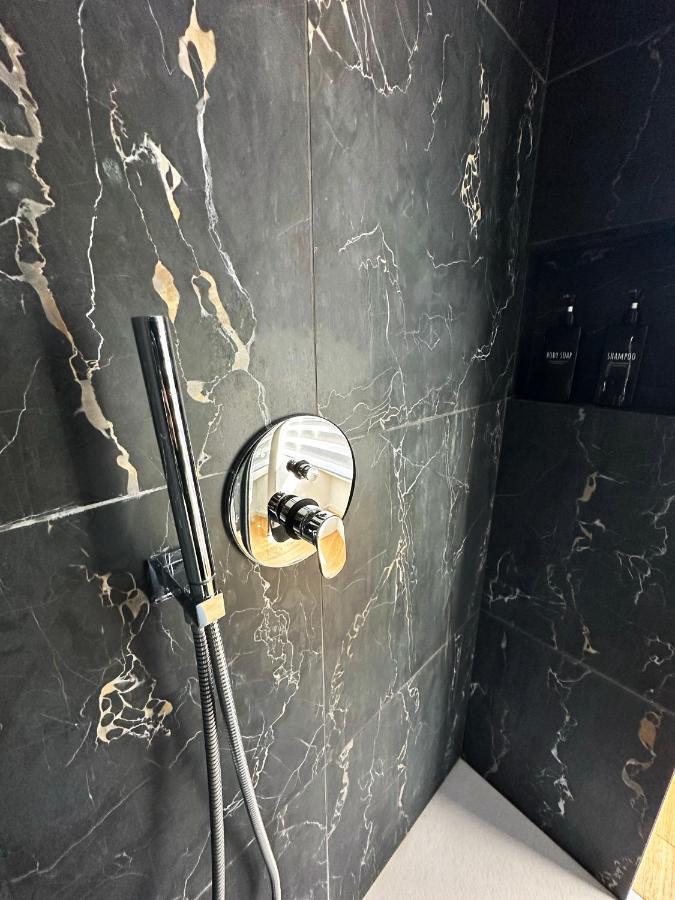 Apartment Lr Deluxe - Fondazione Prada - Metro M3 *
