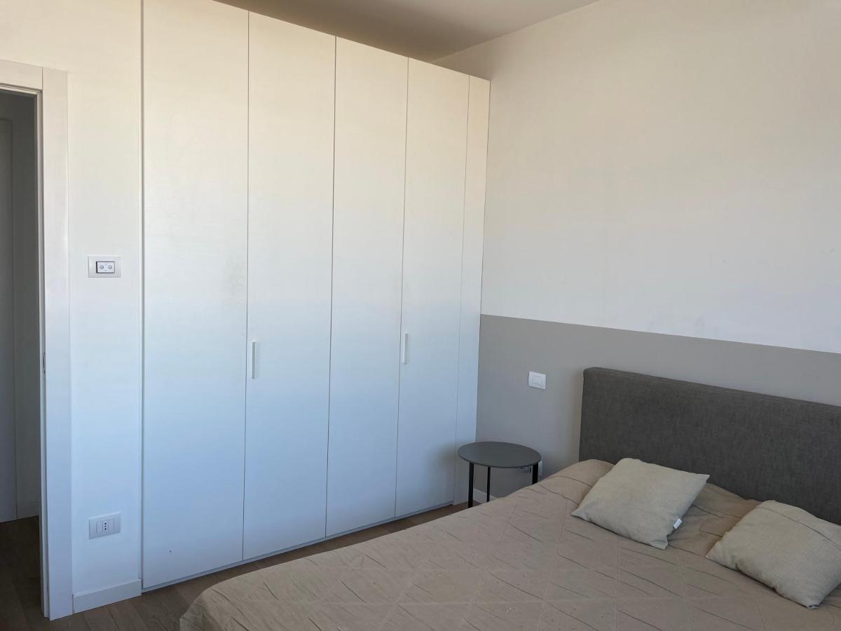 Confortevole Bilocale In Largo Marinai D'italia Milão