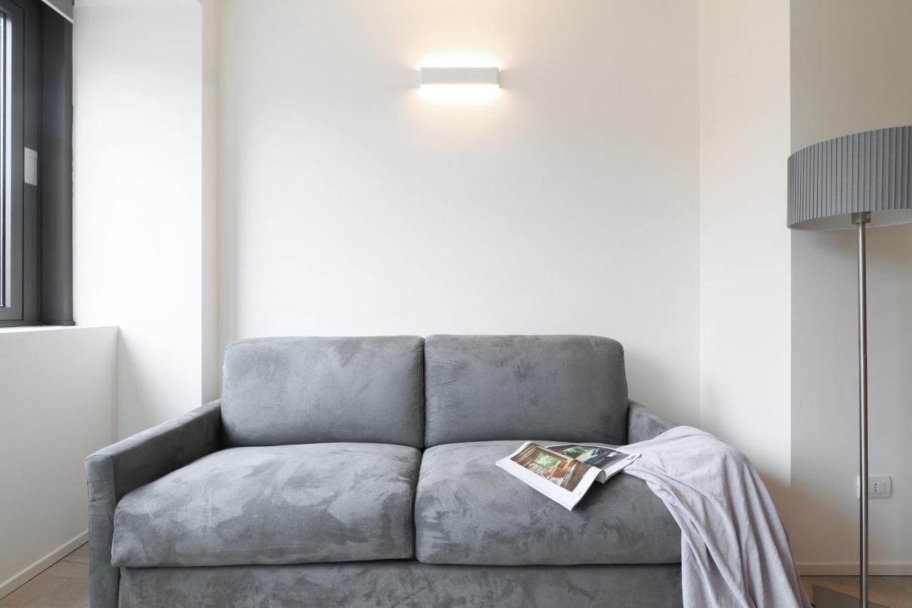 Contempora - Rosellini 5a * Mailand