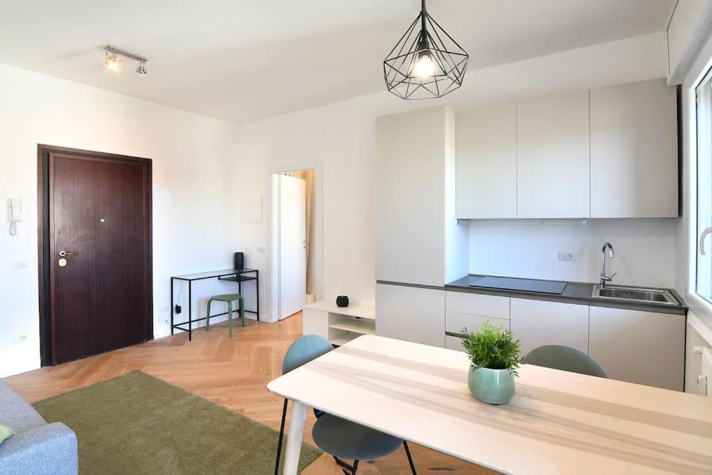 Luminoso Bilocale Con Terrazzino Apartamento *