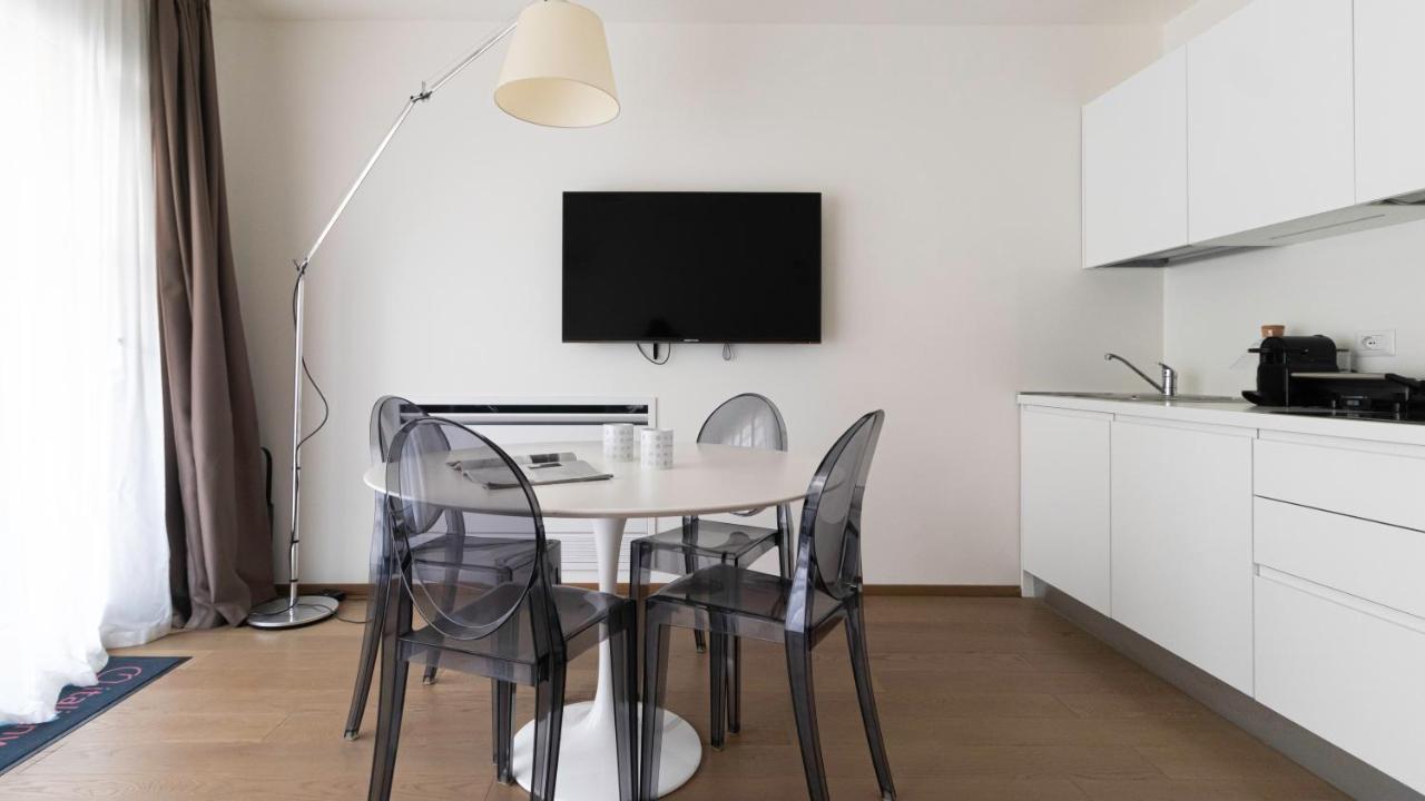 Italianway - Corso 11 * Milan
