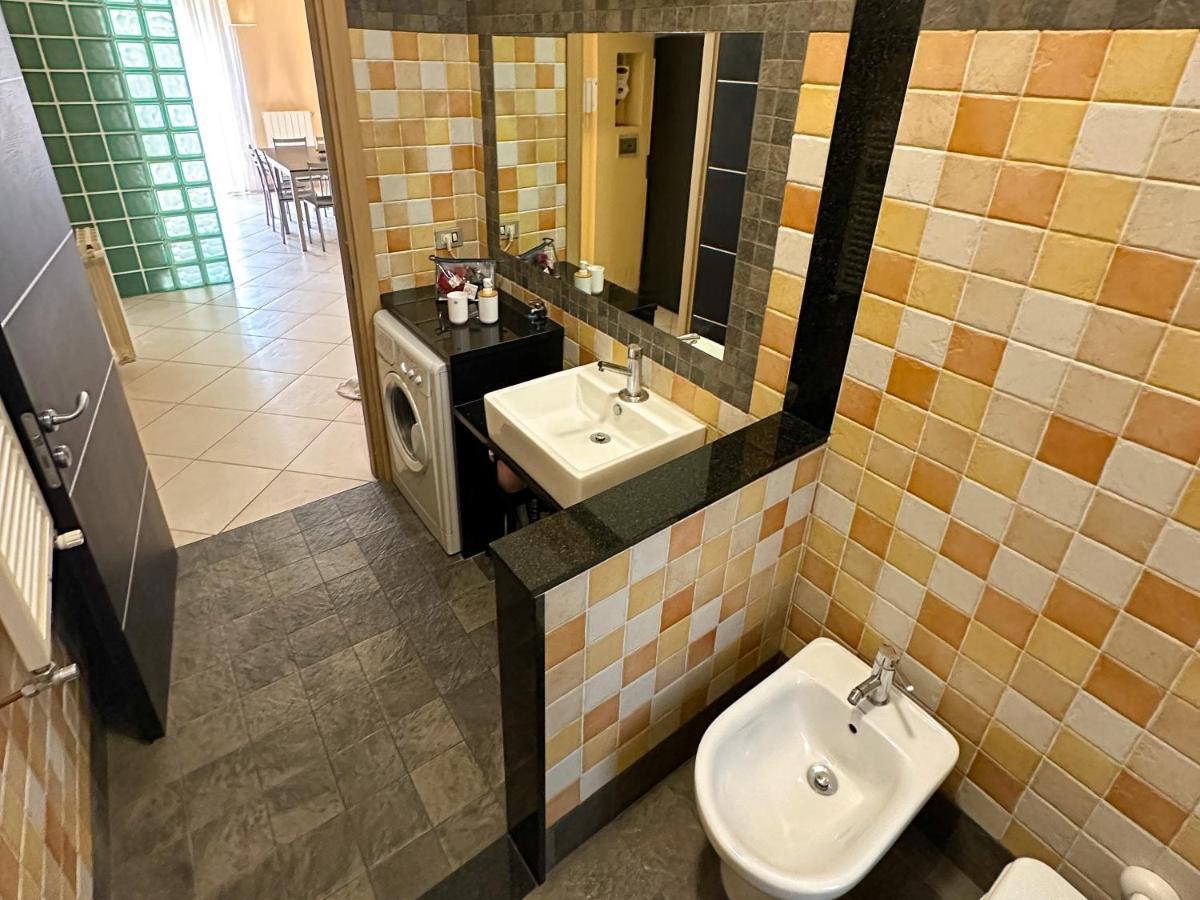 Modern Isola - Metro & Self-checkin Apartment