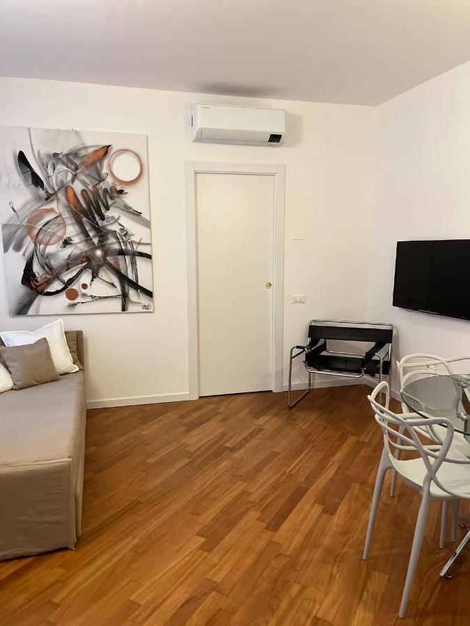 Apartment Casa Vercelli Delizioso Bilocale Moderno Nella Vecchia *
