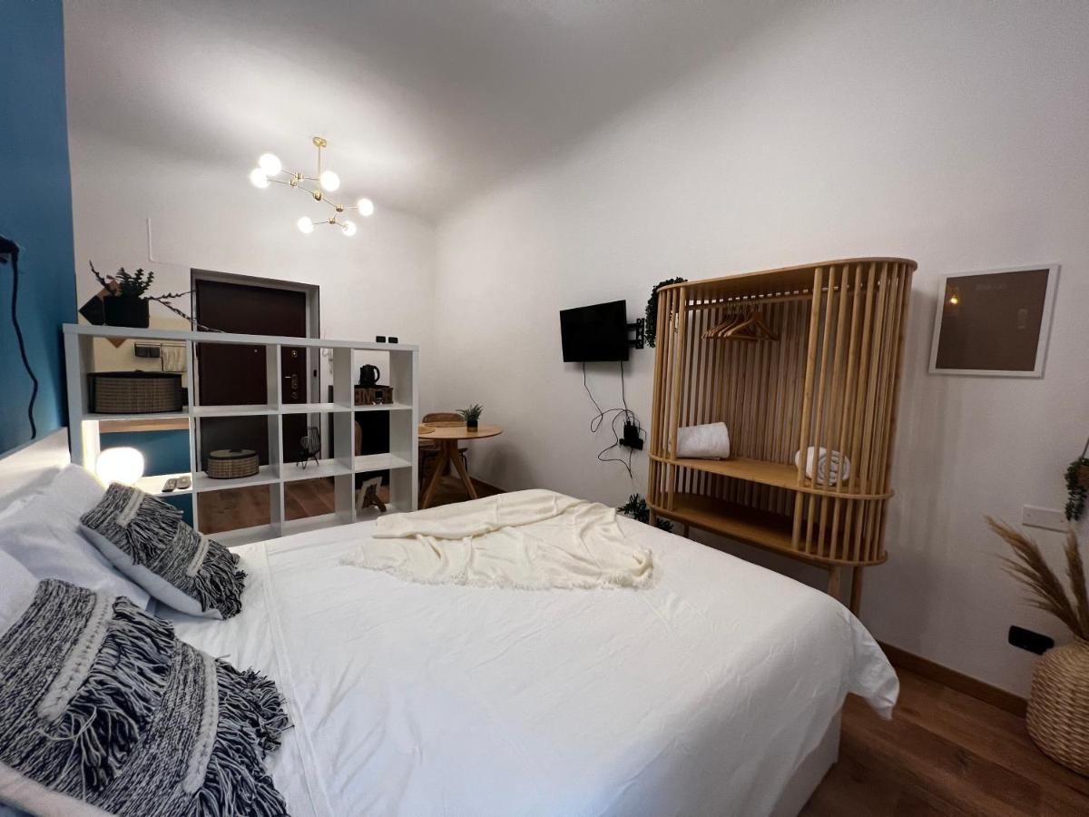 Regina Ai Navigli - Sky Tv, Wifi And Breakfast Box Apartment *