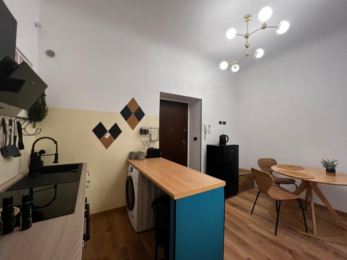 Apartment Regina Ai Navigli - Sky Tv, Wifi And Breakfast Box