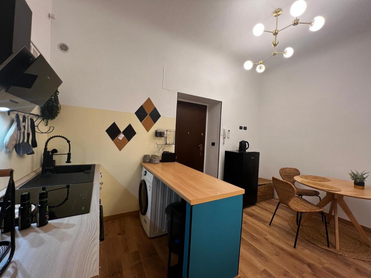 Apartment Regina Ai Navigli - Sky Tv, Wifi And Breakfast Box *