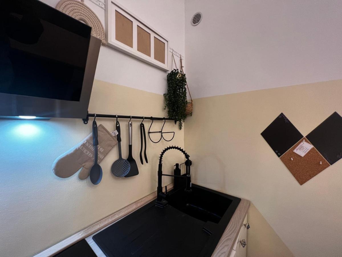 Regina Ai Navigli - Sky Tv, Wifi And Breakfast Box * Milan
