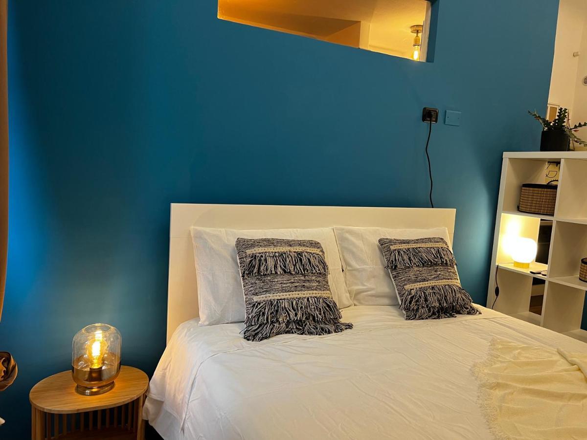 Apartment Regina Ai Navigli - Sky Tv, Wifi And Breakfast Box Milan