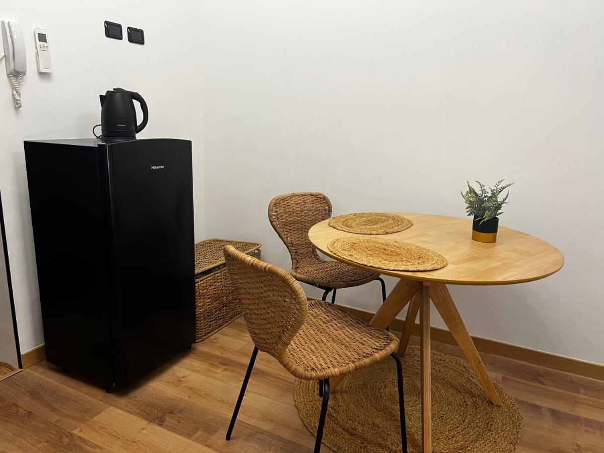 Regina Ai Navigli - Sky Tv, Wifi And Breakfast Box Apartment