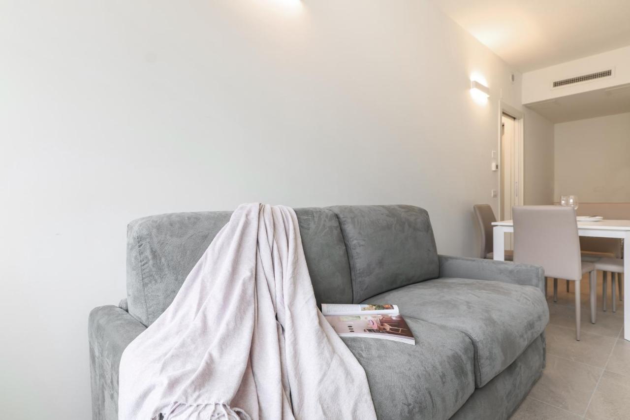 Contempora - Rosellini 6a * Mailand
