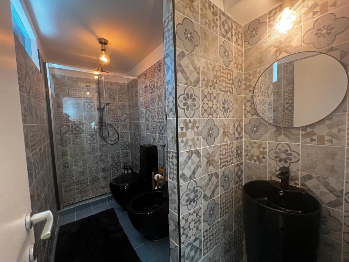 Regina Ai Navigli - Sky Tv, Wifi And Breakfast Box Apartment Milan